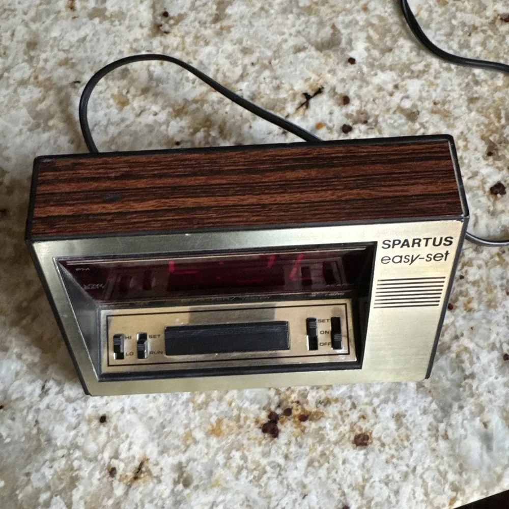 Vtg Spartus Easy-Set Digital Alarm Clock Gemini II Model 1068 Movie Prop His Her